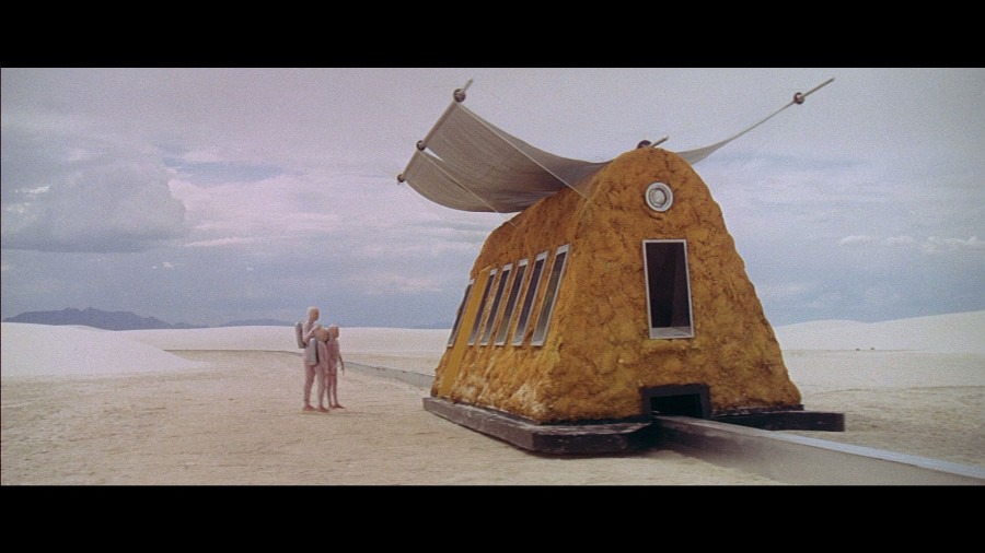 Screen capture from The Man Who Fell to Earth