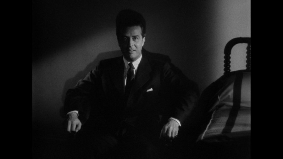 Screen capture from Ministry of Fear