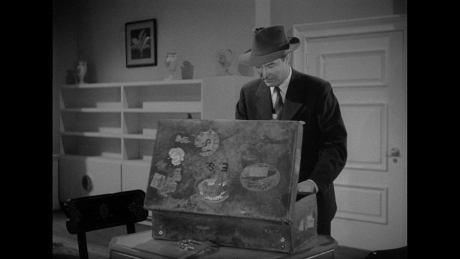 Screen capture from Ministry of Fear