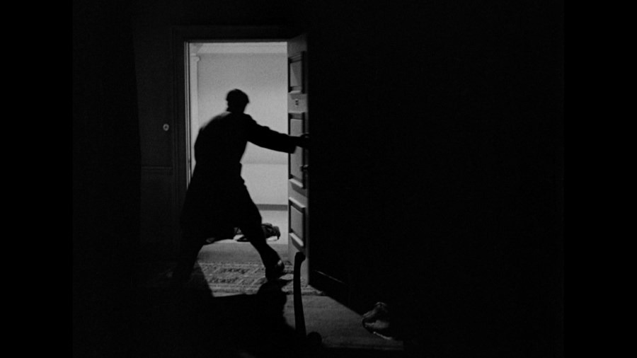 Screen capture from Ministry of Fear