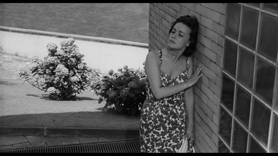 Screen capture from La notte