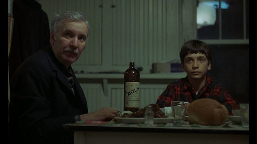 Screen capture from Mon oncle Antoine