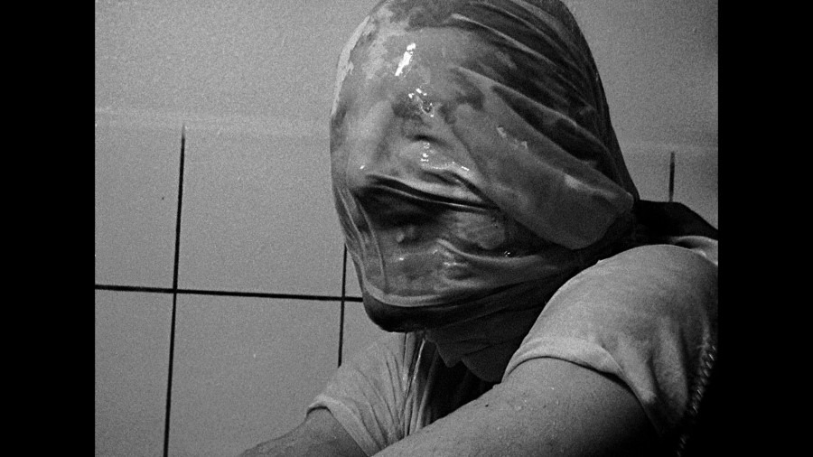 Screen capture from Le petit soldat