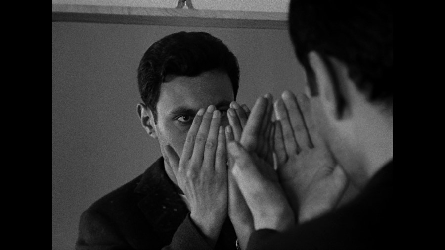 Screen capture from Le petit soldat