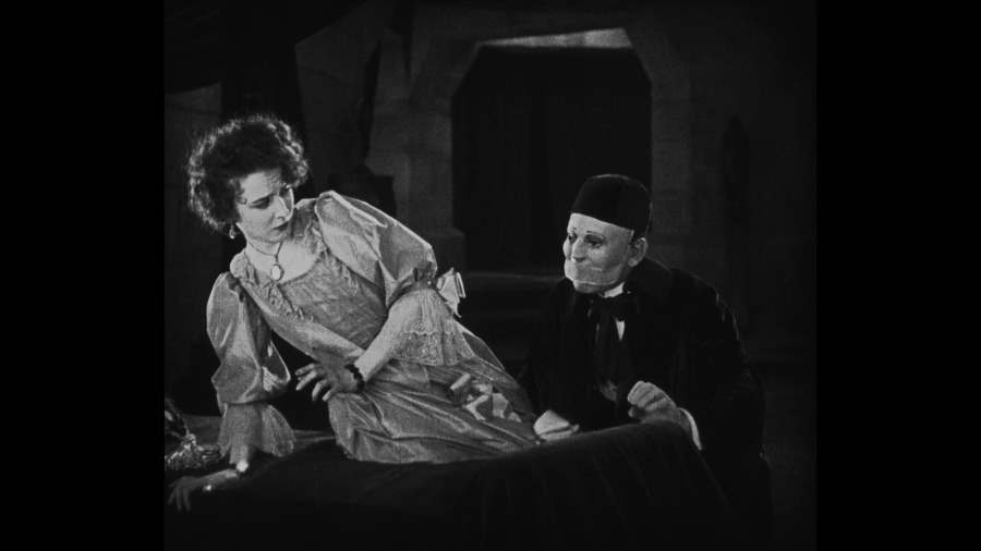 Screen capture from The Phantom of the Opera
