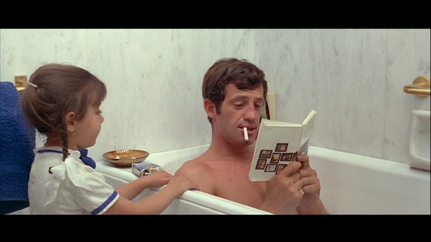 Screen capture from Pierrot le fou