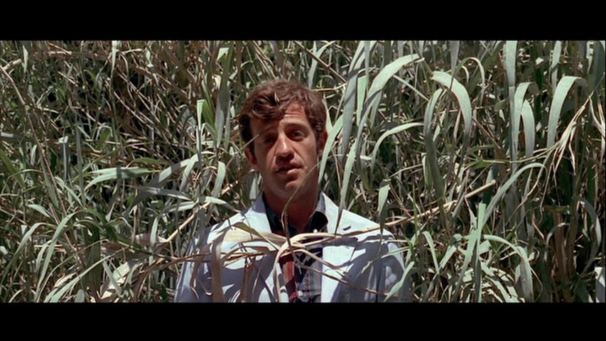 Screen capture from Pierrot le fou