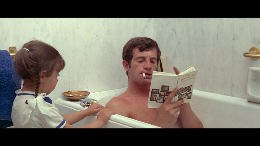 Screen capture from Pierrot le fou