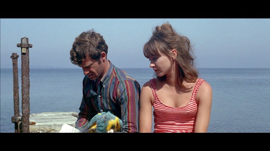 Screen capture from Pierrot le fou