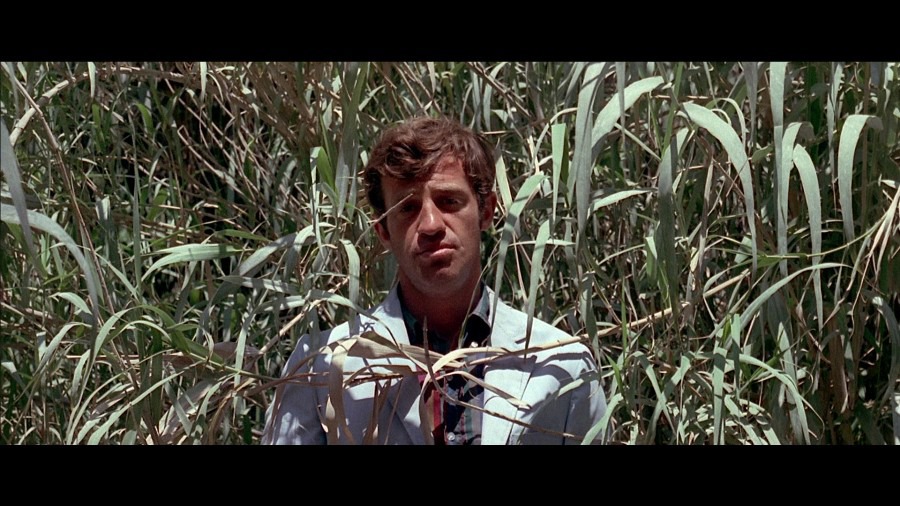 Screen capture from Pierrot le fou