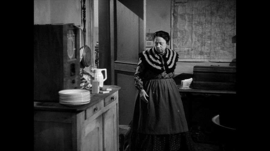 Screen capture from La poison