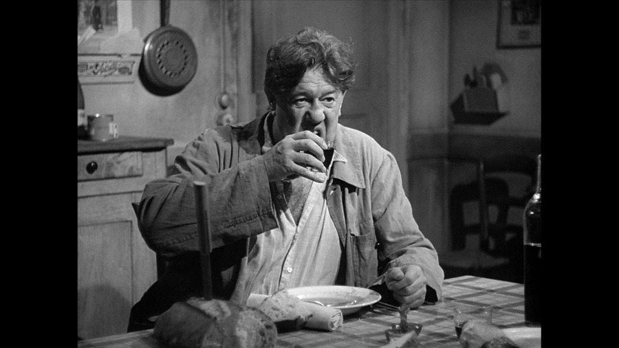 Screen capture from La poison