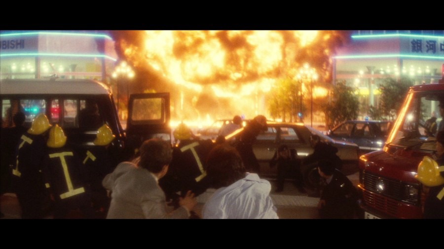 Screen capture from Police Story/Police Story 2