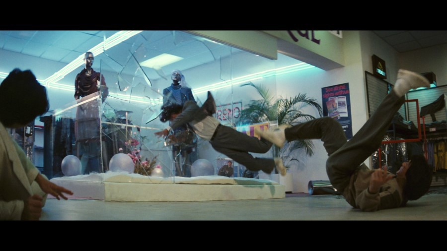Screen capture from Police Story/Police Story 2