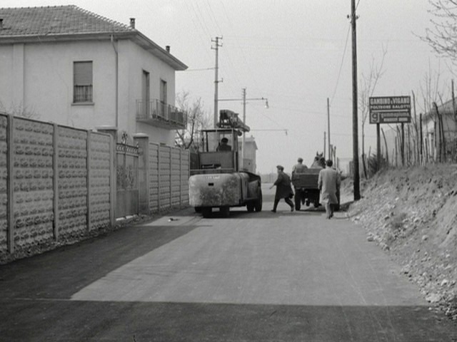 Screen capture from Il Posto