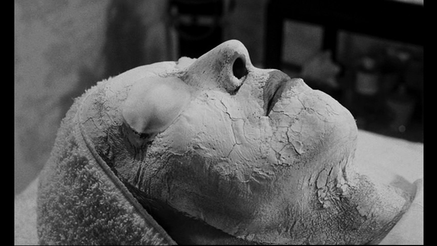 Screen capture from Repulsion