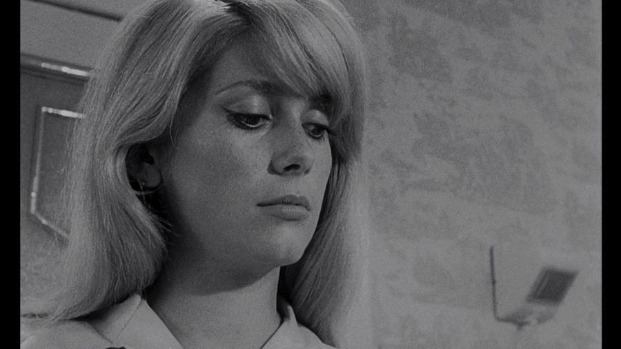 Screen capture from Repulsion