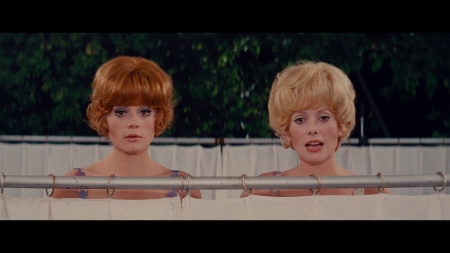 Screen capture from The Young Girls of Rochefort