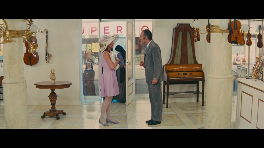 Screen capture from The Young Girls of Rochefort