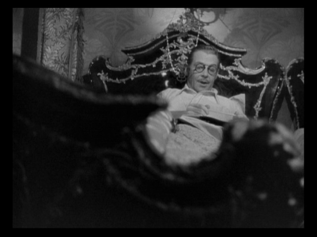Screen capture from La ronde