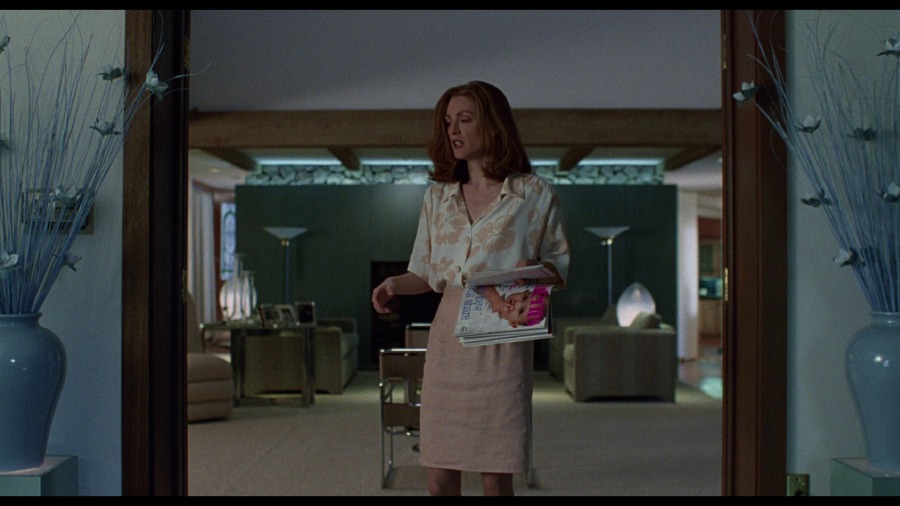 Screen capture from Safe