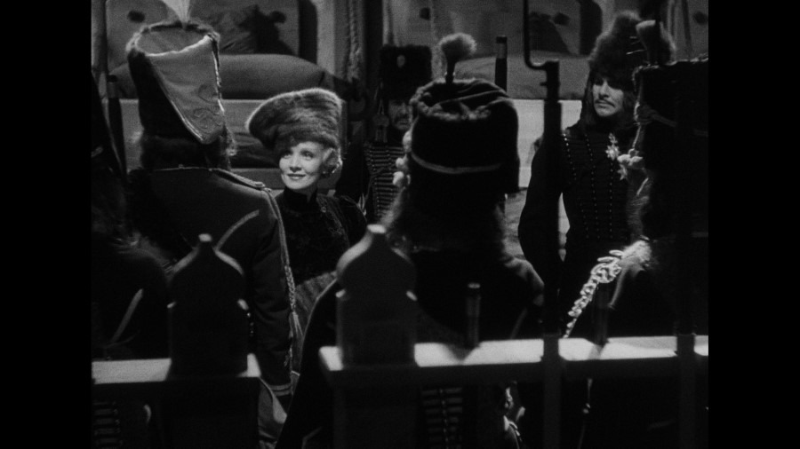 Screen capture from The Scarlet Empress
