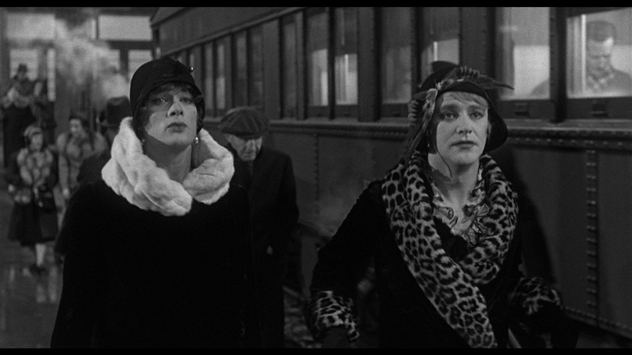 Screen capture from Some Like It Hot