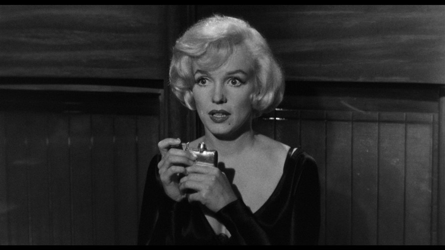 Screen capture from Some Like It Hot