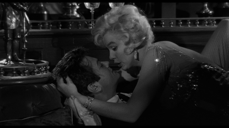 Screen capture from Some Like It Hot