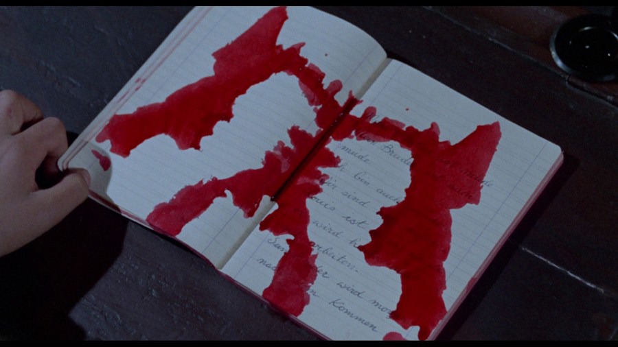 Screen capture from Spirits of the Dead