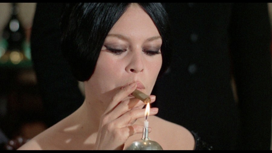 Screen capture from Spirits of the Dead