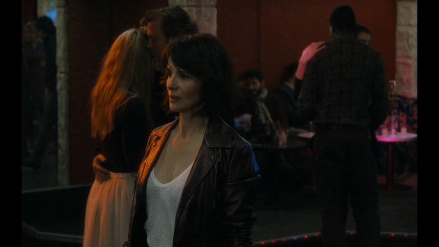 Screen capture from Let the Sunshine In