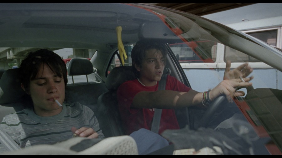 Screen capture from Y tu mamá también 