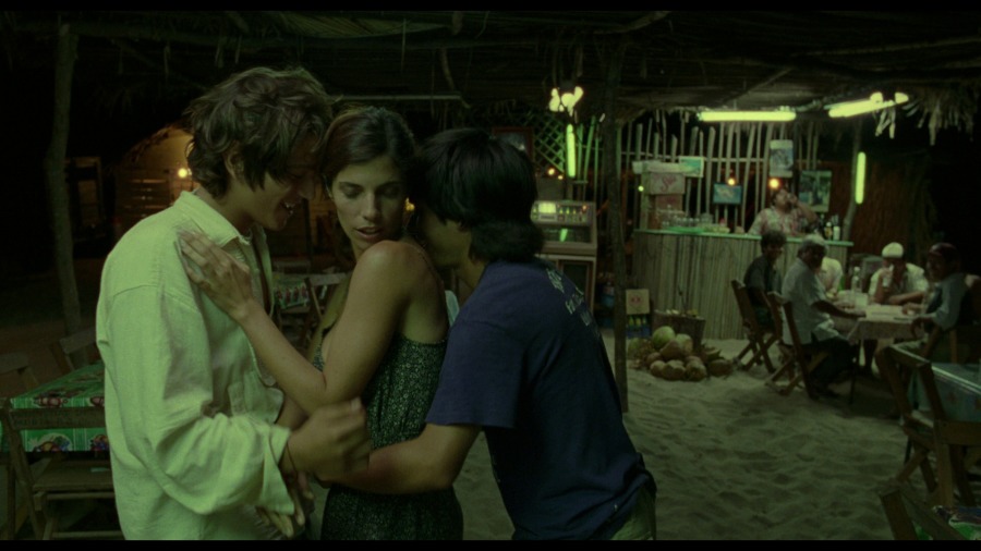 Screen capture from Y tu mamá también 
