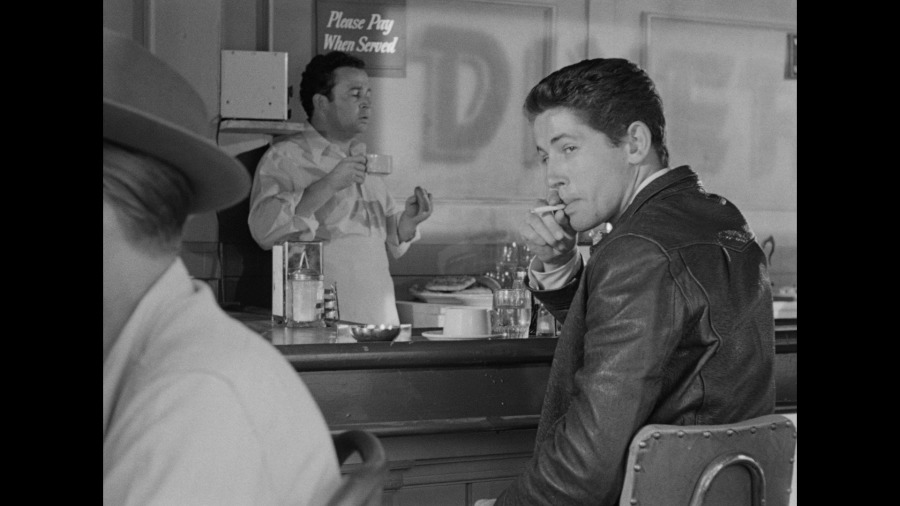Screen capture from They Live by Night