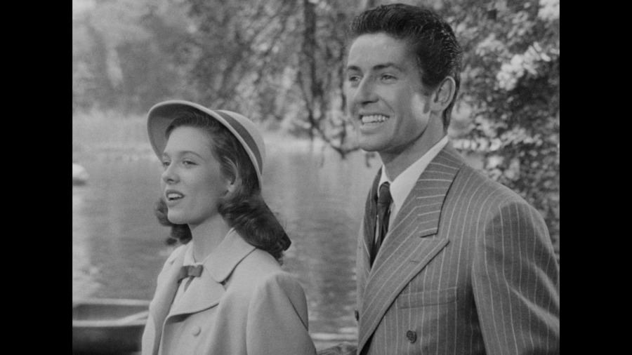 Screen capture from They Live by Night