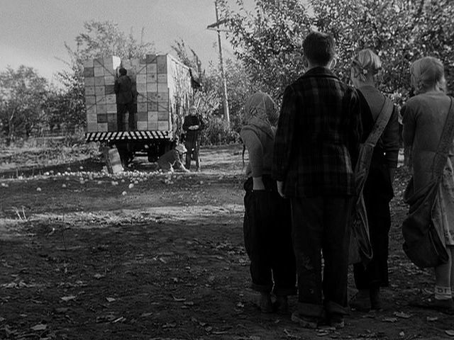 Screen capture from Thieves' Highway