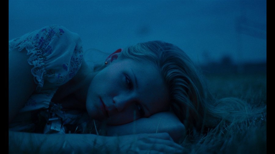 Screen capture from The Virgin Suicides