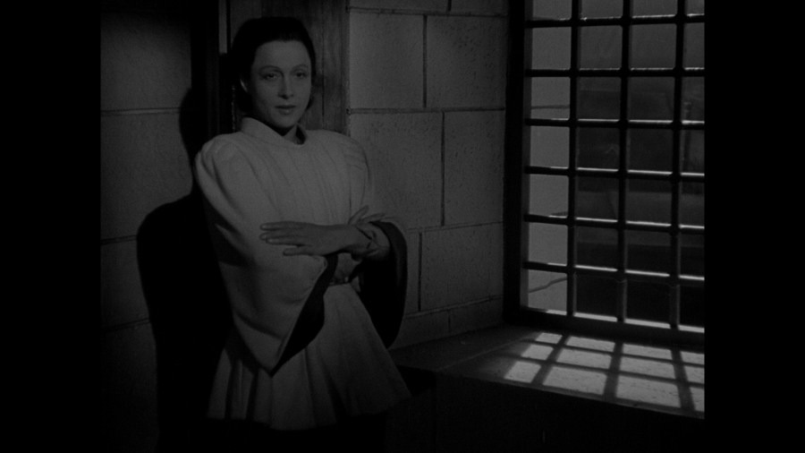 Screen capture from Les visiteurs du soir