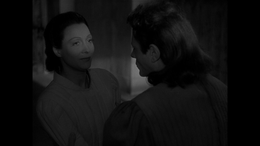 Screen capture from Les visiteurs du soir