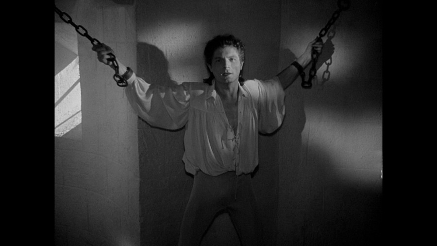 Screen capture from Les visiteurs du soir
