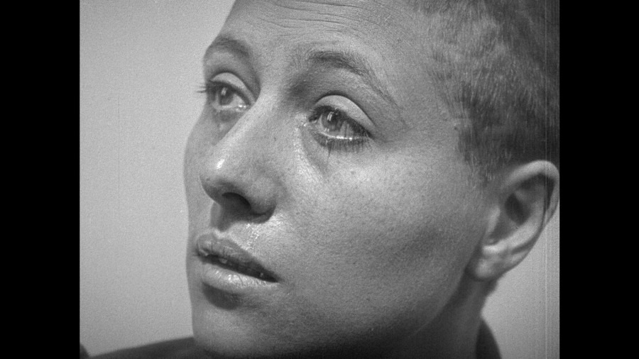Screen capture from Vivre sa vie