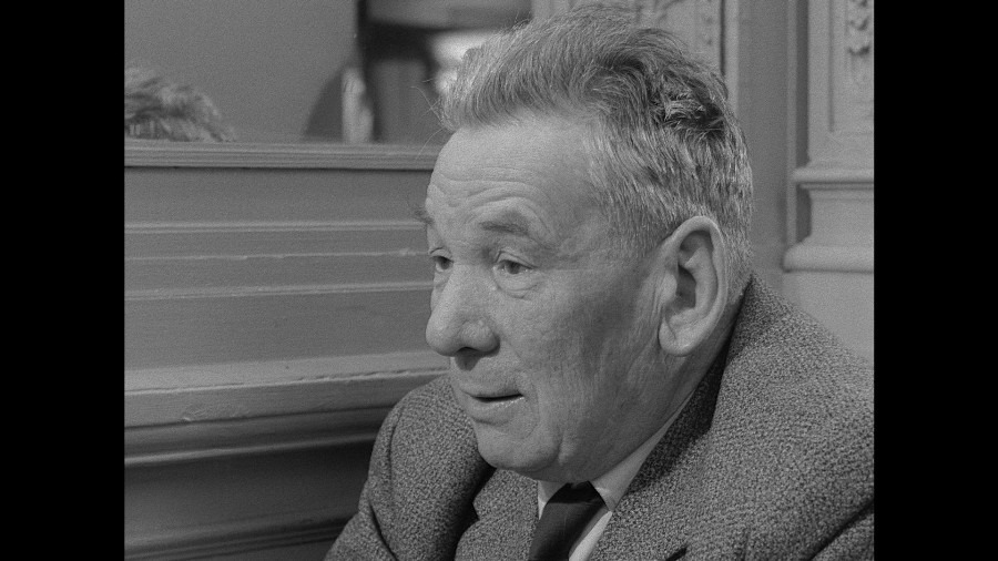 Screen capture from Vivre sa vie