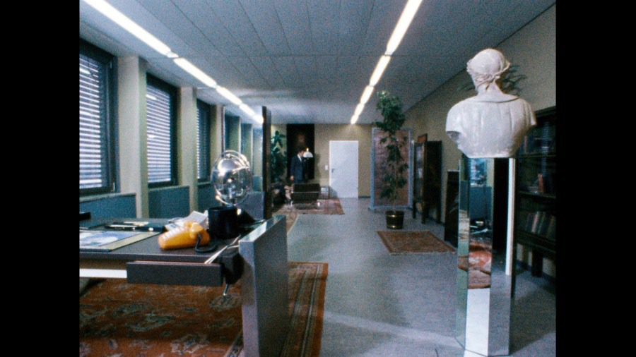 Screen capture from World on a Wire