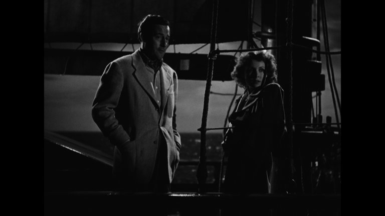 Screen capture from I Walked with a Zombie / The Seventh Victim: Produced by Val Lewton