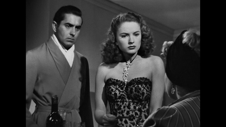 Screen capture from Nightmare Alley