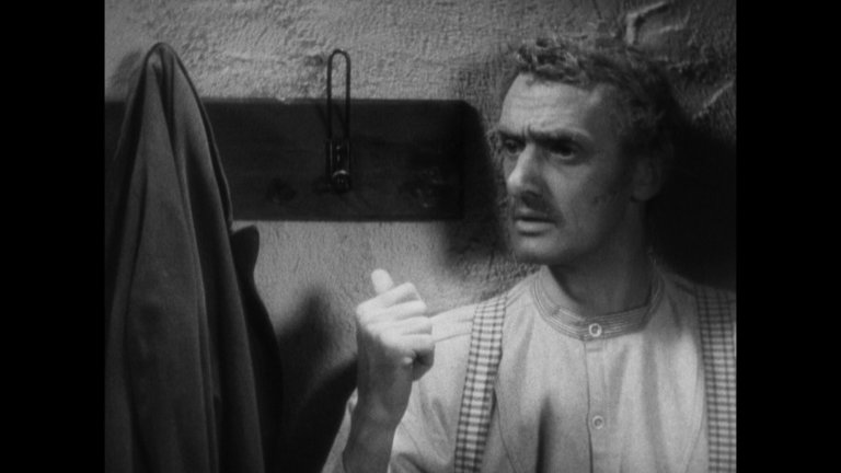 Screen capture from The 39 Steps