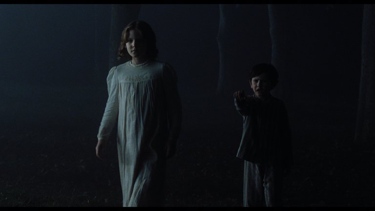 Screen capture from The Others