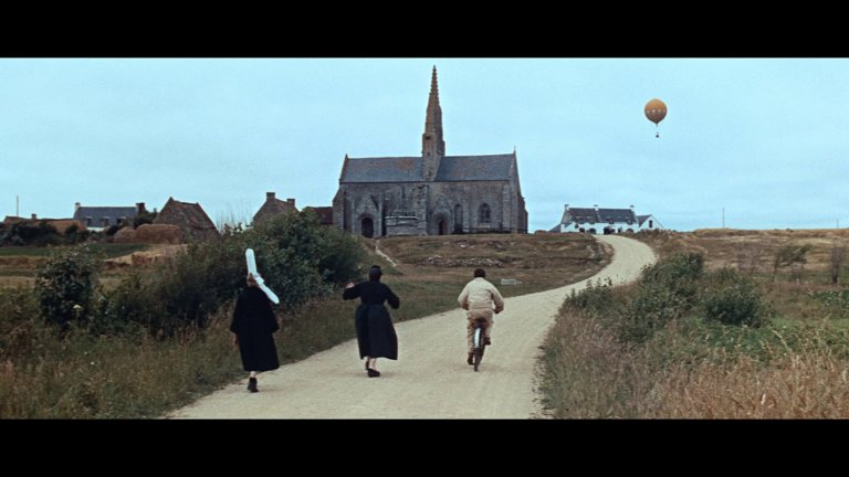 Screen capture from The Red Balloon and Other Stories: Five Films by Albert Lamorisse