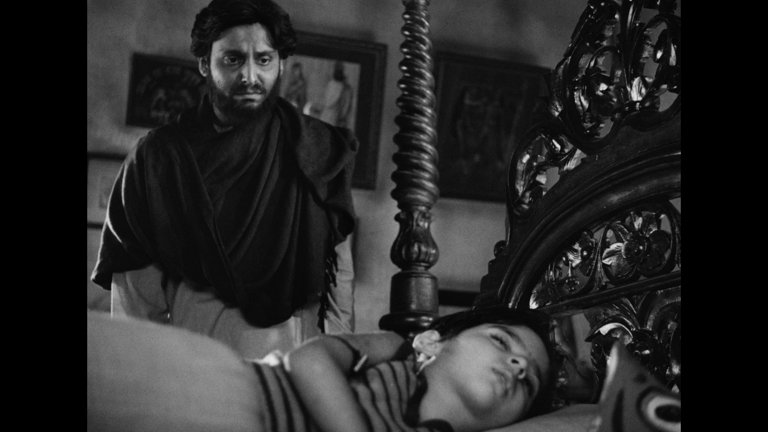 Screen capture from Apur Sansar